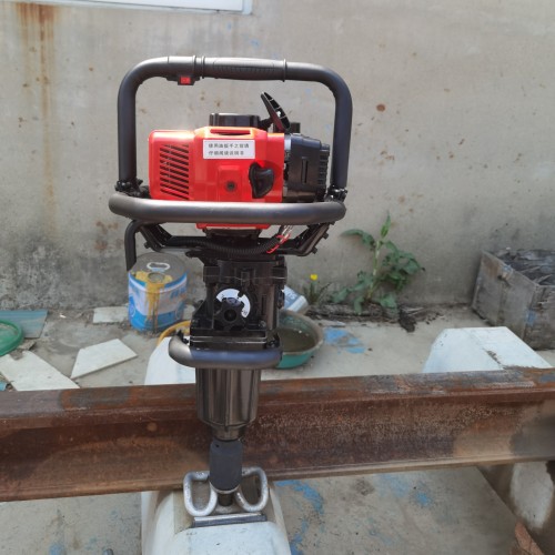 內(nèi)燃鐵路螺栓扳手/擰軌枕螺栓操作演示