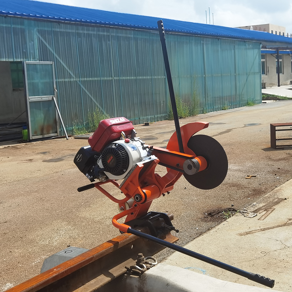 內(nèi)燃鋼軌鋸軌機(jī)使用演示教程