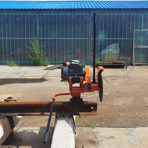 電動鋼軌切軌機(jī)切割鋼軌作業(yè)方法