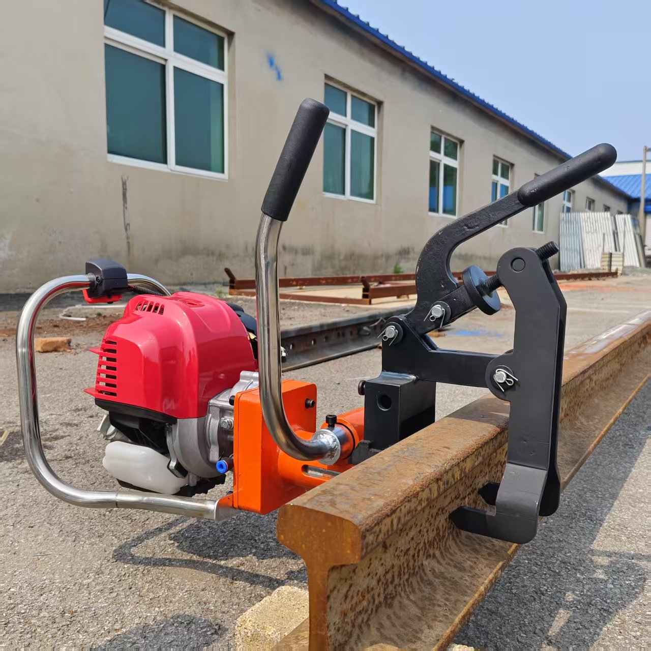 內(nèi)燃鋼軌鉆孔機(jī)使用方法及技巧